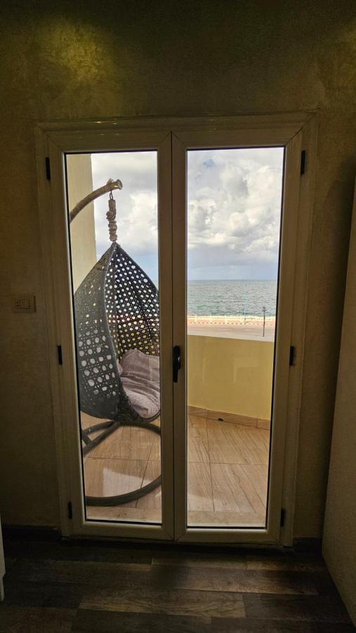 Simple Sea View - Families Only Apartament *