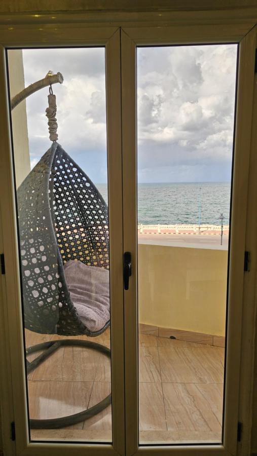 Simple Sea View - Families Only Apartament *