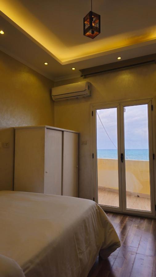 Simple Sea View - Families Only