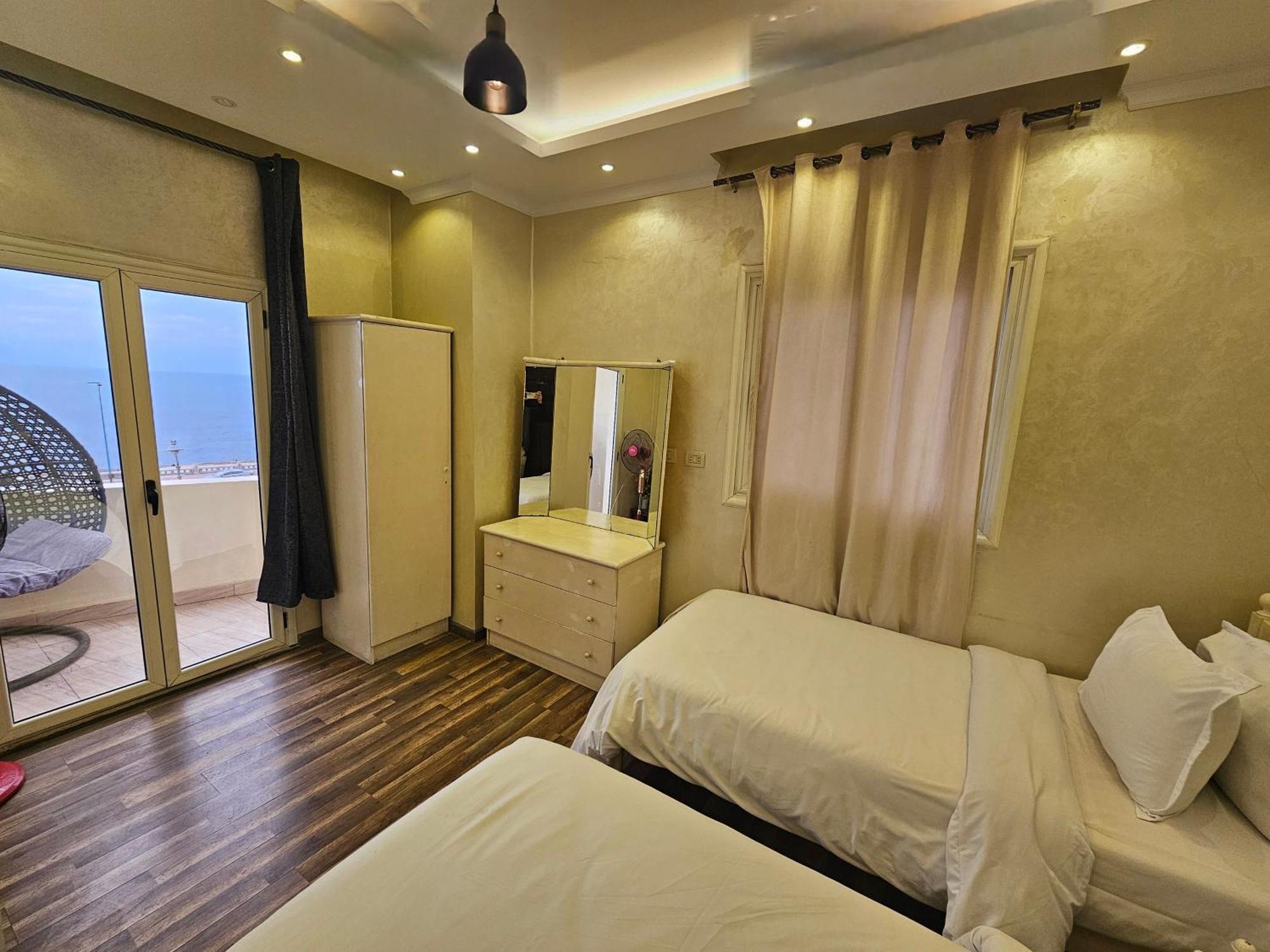 Simple Sea View - Families Only Apartament Alexandria